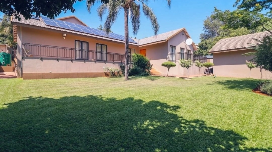 5 Bedroom Property for Sale in Protea Park North West